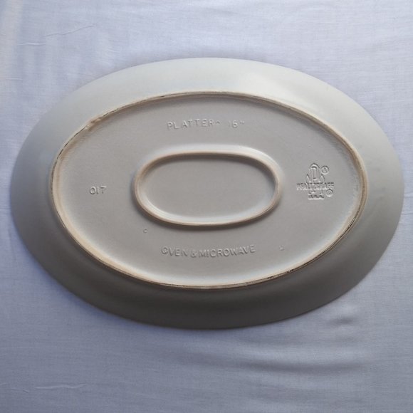 Vintage Pfaltzgraff Yorktowne 16" Serving Platter - Picture 4 of 8